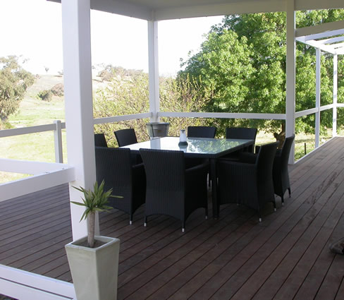 Decking : Jeremy Pearce Arcscape Landscape Services